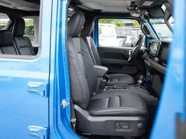 2025 Jeep Wrangler Sahara 4x4, Off-Road Camera, Heated McKinley in Cars & Trucks in Calgary - Image 23