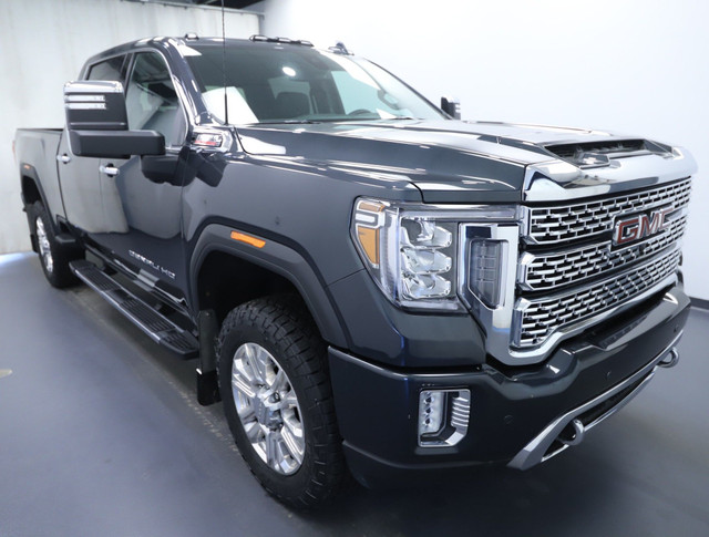 2023 GMC Sierra 3500HD Denali BRAND NEW TIRES | ONE OWNER | G... in Cars & Trucks in Lethbridge