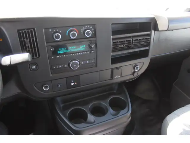 2019 GMC Savana CUBE 14 PIEDS + DECK ROUE SIMPLE 6.0 LITRES GARA in Cars & Trucks in Laval / North Shore - Image 14