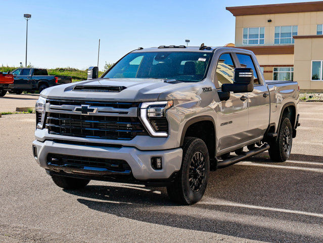 2024 Chevrolet Silverado 2500HD LT 6.6L Z71 Sport Edition in Cars & Trucks in Strathcona County - Image 4