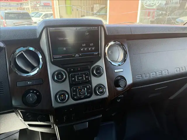 2015 Ford F-350 SD XLT Crew Cab 4WD in Cars & Trucks in Saskatoon - Image 12