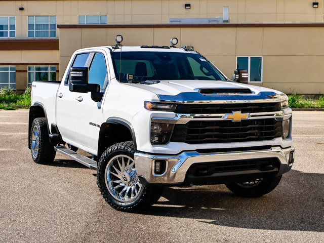 2024 Chevrolet Silverado 2500HD LT 6.6L in Cars & Trucks in Strathcona County - Image 2