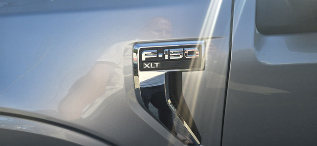 2022 Ford F-150 XLT 4x4 SuperCab 6.5 ft. box 145 in. WB Automati in Cars & Trucks in City of Toronto - Image 4