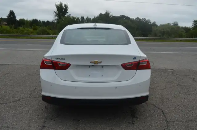 2018 Chevrolet Malibu 4dr Sdn Hybrid w/1HY in Cars & Trucks in Markham / York Region - Image 5