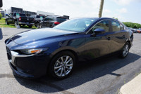 SAFETY INCLUDED FREE ACCIDENT LOCAL ONTARIO CAR MAZDA SERVICE RECORDS LOW KMS Clean Mazda 3 with Aut... (image 2)