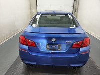 2012 BMW M5 CARFAX VERIFIED, CLEAN TITLE, NO ACCIDENTS! 130,000KM AUTOMATIC TRANSMISSION BLUE EXTERI... (image 4)