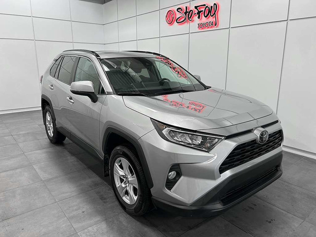2020 Toyota RAV4 XLE AWD - TOIT OUVRANT - SIEGES CHAUFFANTS - MA in Cars & Trucks in Québec City