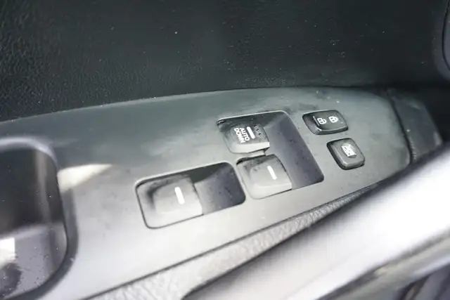 2017 Hyundai Veloster in Cars & Trucks in Oakville / Halton Region - Image 24