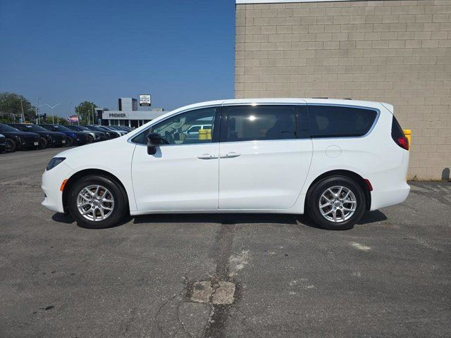 2024 Chrysler Grand Caravan SXT | Heated Seats | Apple Carplay in Cars & Trucks in Windsor Region - Image 3
