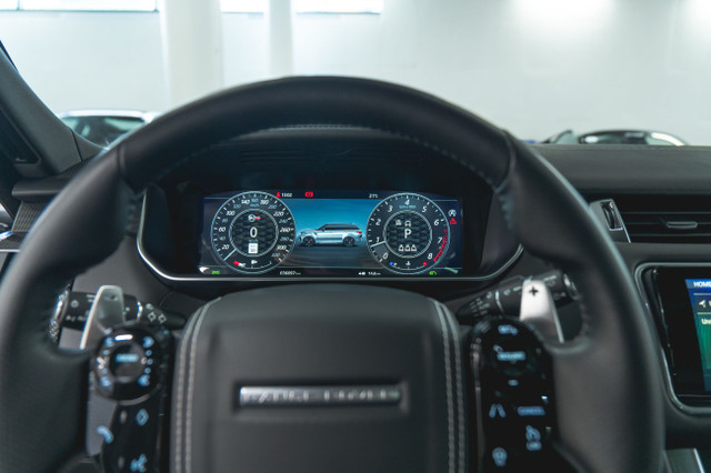 2022 Land Rover Range Rover Sport V8 Supercharged SVR *CANADA ED dans Autos et camions  à Laval/Rive Nord - Image 4