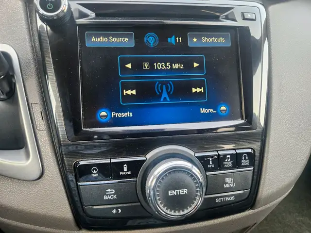 2015 Honda Odyssey 4dr Wgn Touring w/RES & Navi One Owner No Acc in Cars & Trucks in City of Toronto - Image 23