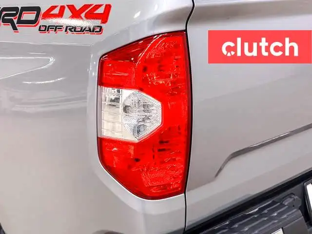 2017 Toyota Tundra SR5 Plus Double Cab 6 1/2 ft 4x4 w/ Nav, Heat in Cars & Trucks in Ottawa - Image 11