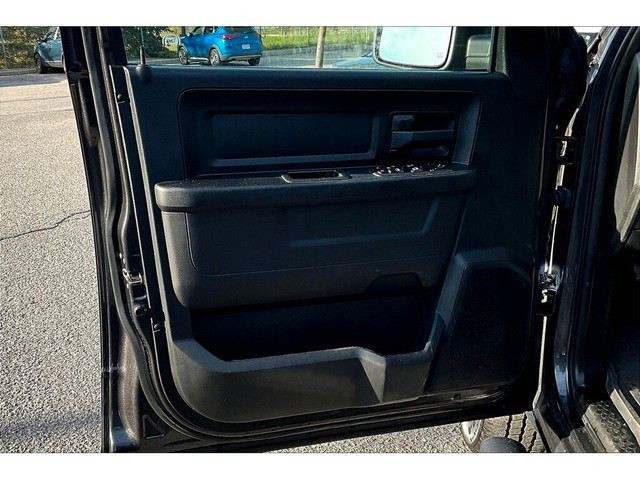 2021 Ram 1500 Classic EXPRESS in Cars & Trucks in Barrie - Image 2