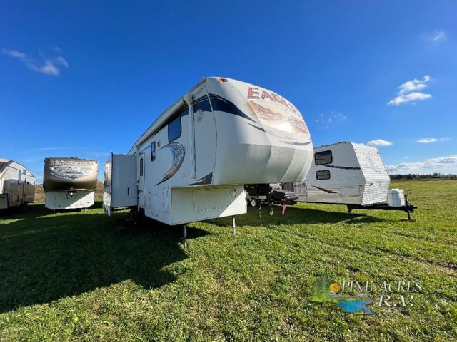 2012 Jayco Eagle 31.5RLT in Travel Trailers & Campers in Moncton - Image 4