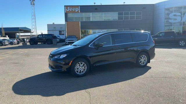 2024 Chrysler Grand Caravan SXT | Heated Seats | Remote Start in Cars & Trucks in Edmonton - Image 4