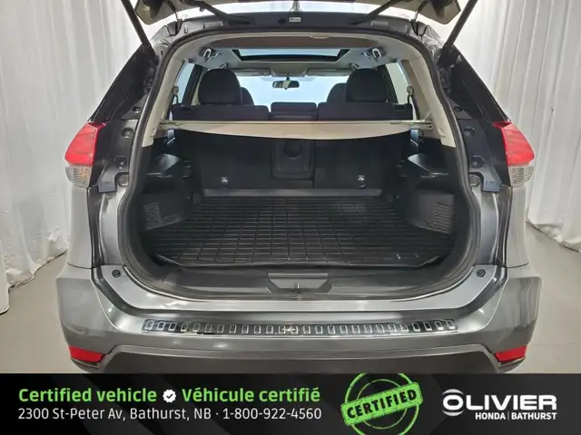 2017 Nissan Rogue SV AWD Navigation Toit Ouvrant Panoramique in Cars & Trucks in Bathurst - Image 7