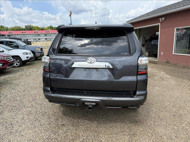 2017 Toyota 4Runner Limited 4WD V6 in Cars & Trucks in Saskatoon - Image 4