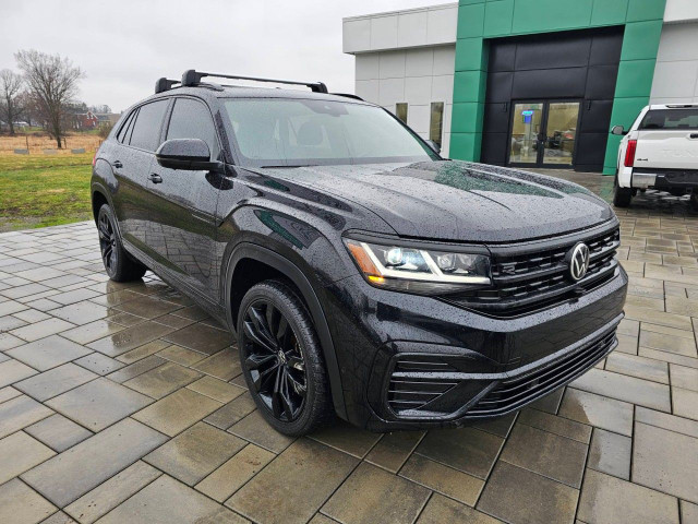 2022 Volkswagen Atlas Cross Sport in Cars & Trucks in Ottawa - Image 4