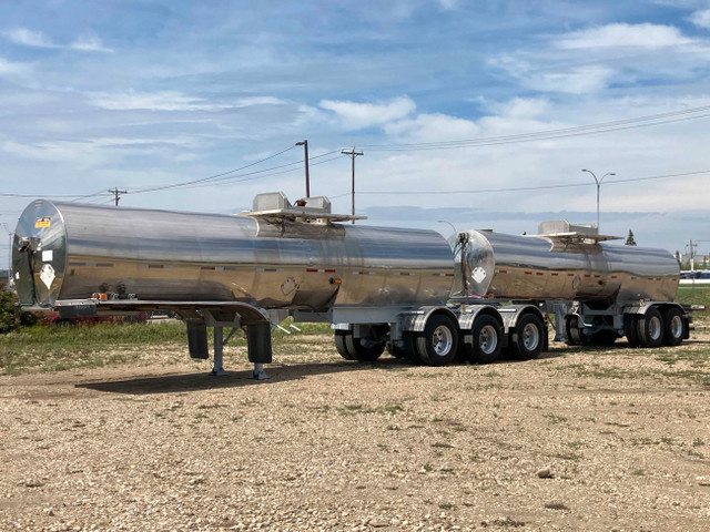 2000 Polar 6,500 Gallon Stainless Steel Insulated Tank Trailer in Heavy Equipment in Edmonton