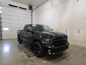 2022 RAM 1500 Express 4x4 Quad Cab 6'4 Box