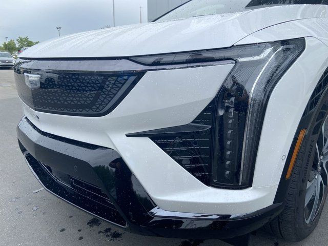2025 Cadillac OPTIQ Sport in Cars & Trucks in Calgary - Image 3