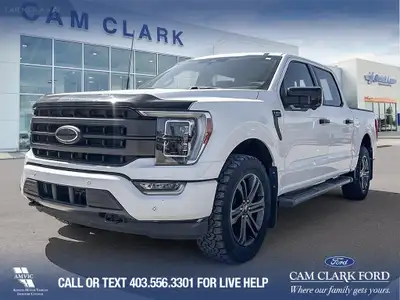This 2022 Ford F-150 Lariat 502A in Oxford White is a perfect blend of strength, technology, and pre...