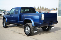 --TRUE NORTH STRONG AND TARIFF FREE - ONLY AT ADRENALIN MOTORS!-- Canadian Built 1994 Chevrolet C/K... (image 7)