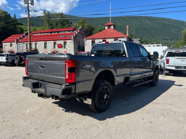 2025 Ford Super Duty F-350 SRW LARIAT EMPLOYEE PRICING IS BACK!! in Cars & Trucks in Nelson - Image 3