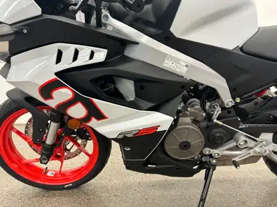 -No Payments for 1 Year The full LED front headlight features the signature lighting style of the la...