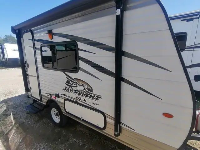 2017 JAYCO Jay Flight SLX 145RB in Travel Trailers & Campers in London - Image 2
