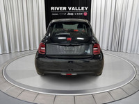 NAVIGATION SYSTEM, AUTOMATIC TEMPERATURE CONTROL, ALLOY WHEELS, SPORT STEERING WHEEL, REAR WINDOW WI... (image 5)
