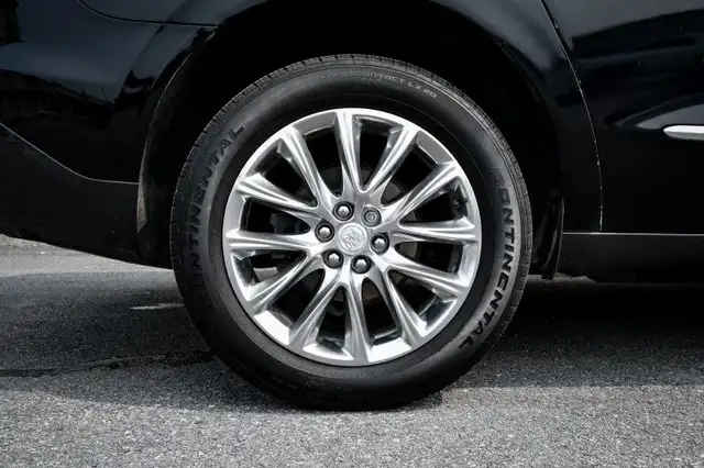 2021 Buick Enclave Premium - Cooled Seats - Leather Seats in Cars & Trucks in Ottawa - Image 7