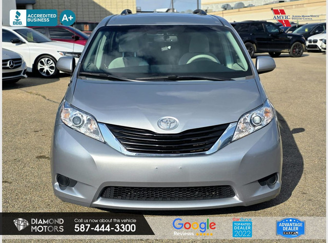 2014 Toyota Sienna LE in Cars & Trucks in Edmonton - Image 2