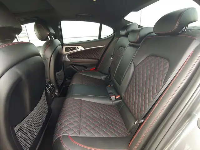 2019 Genesis G70 3.3T Sport AWD | SUNROOF | NAV | HTD SEATS | LT in Cars & Trucks in Oakville / Halton Region - Image 14