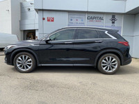 CLEAN CARFAX, Heated Front Seats, Back up Camera, Dual Screen Display, PANORAMIC SUNROOF, Power Tail... (image 1)