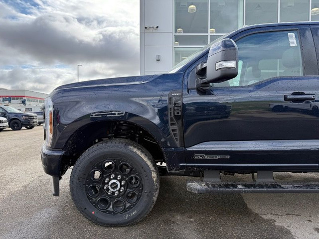 2025 Ford Super Duty F-350 SRW LARIAT 4WD CREW CAB 8' BOX in Cars & Trucks in Edmonton - Image 3