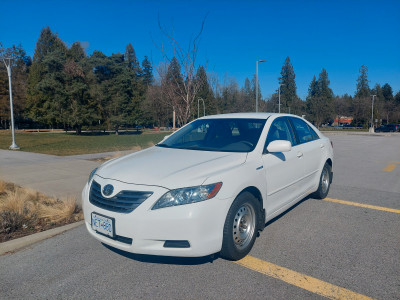 2007 Toyota CAMRY HYBRID, fuel efficient, Low mileage & No accidents!