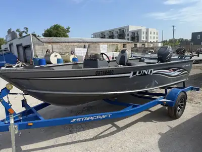 Great fishing boat Carpets could use replacing Functional the way it is / lots of life left if your...