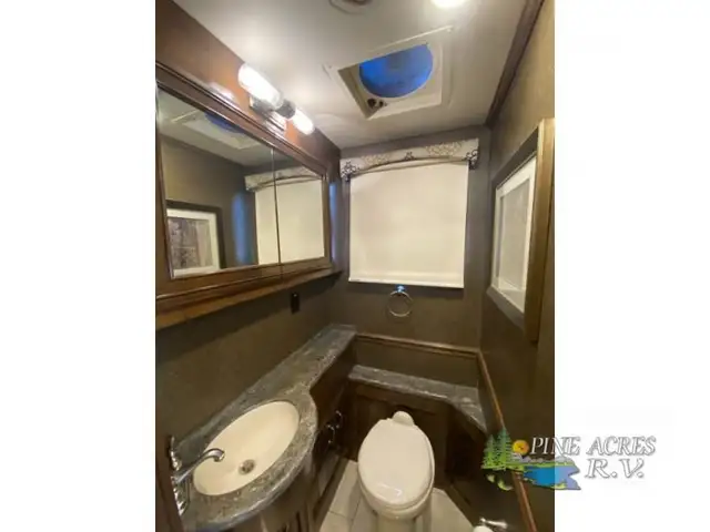 2018 Thor Motor Coach Tuscany 45AT only 029,124 Miles in RVs & Motorhomes in Moncton - Image 44