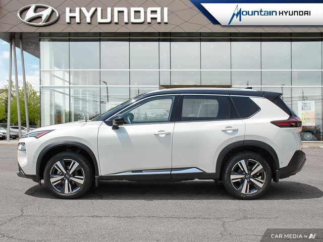 2023 NISSAN ROGUE SL AWD in Cars & Trucks in Hamilton - Image 3