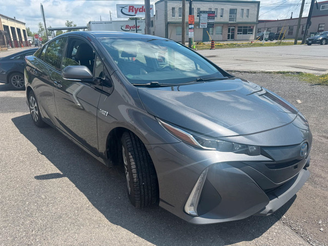 2020 Toyota Prius Prime XLE in Cars & Trucks in Ottawa - Image 2