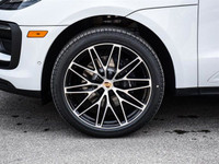 Carrera White Metallic Porsche Macan Available At Porsche Centre London. This Previous Demonstrator... (image 4)