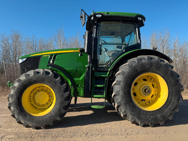 2011 John Deere 7215R Tractor in Farming Equipment in Edmonton - Image 2