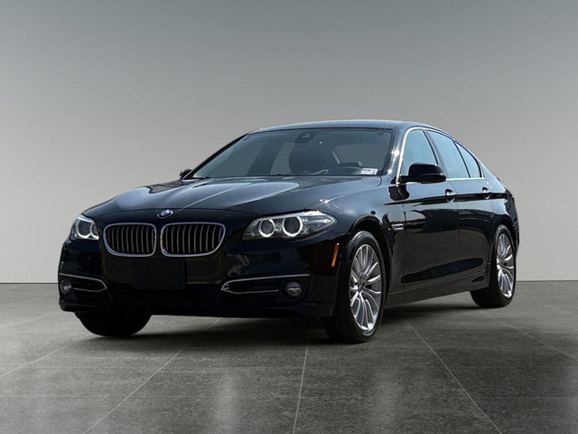 2015 BMW 5 Series 4dr Sdn 528i xDrive in Cars & Trucks in Calgary