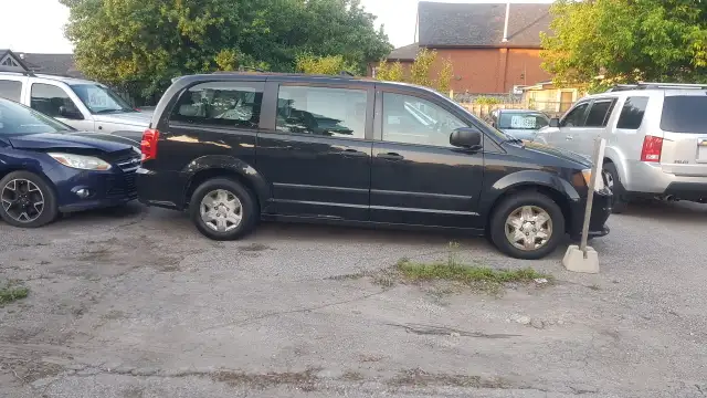 2012 Dodge Grand Caravan SE in Cars & Trucks in Oshawa / Durham Region - Image 6