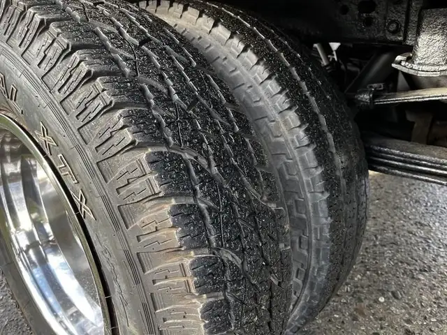 2017 gmc Sierra 3500HD 9 Foot Flat Deck 4WD in Heavy Trucks in Richmond - Image 39