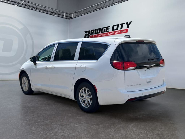 2025 Chrysler Grand Caravan SXT - Heated Seats in Cars & Trucks in Lethbridge - Image 3