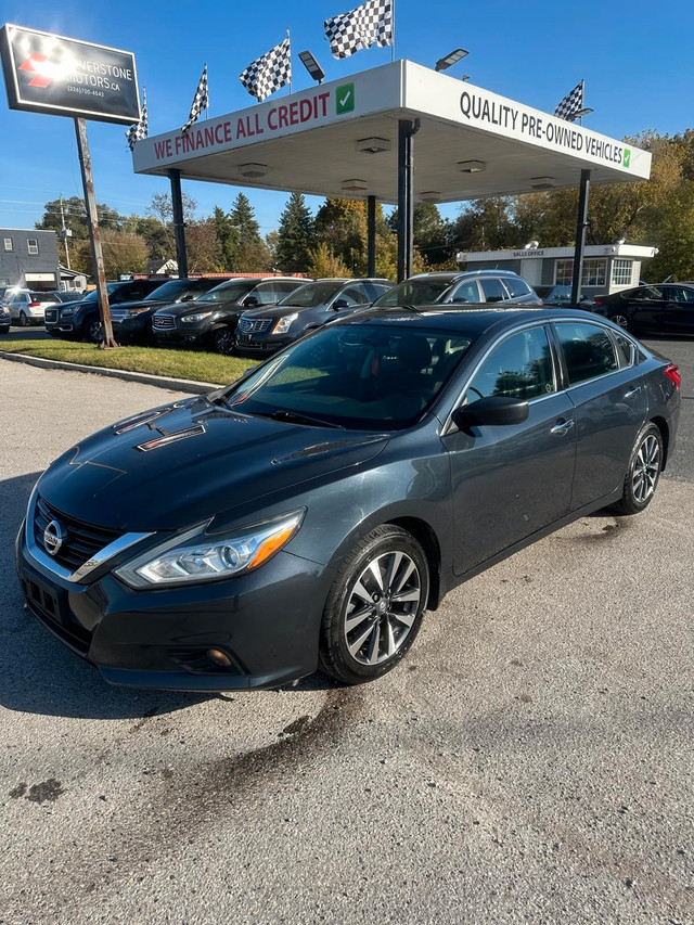 2016 Nissan Altima in Cars & Trucks in London