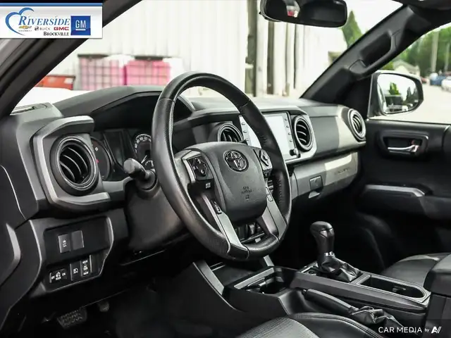 2020 Toyota Tacoma in Cars & Trucks in Brockville - Image 14