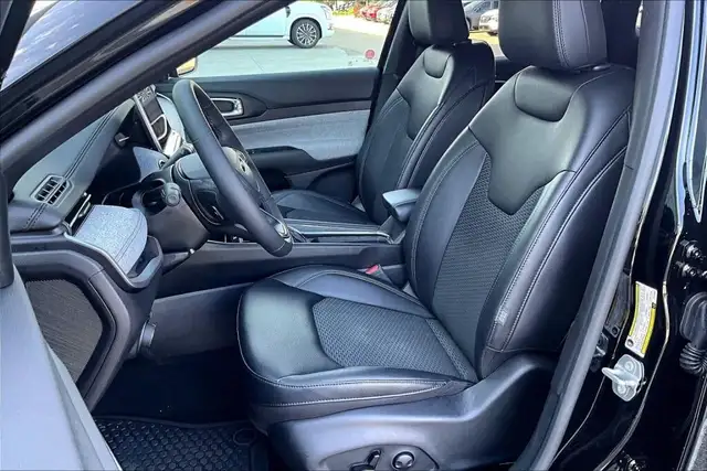 2025 Jeep Compass in Cars & Trucks in Edmonton - Image 25